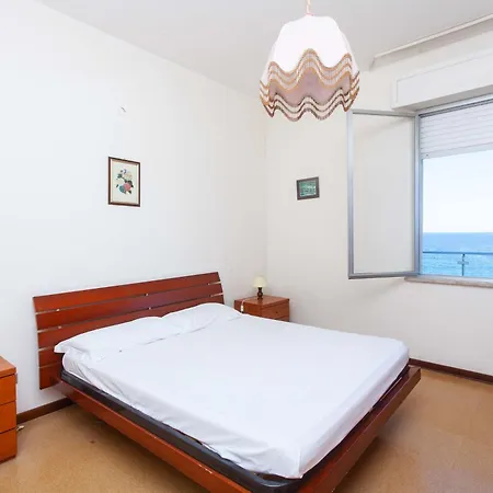 M062 Marcelli, Attico Fronte Mare Apartment Marcelli